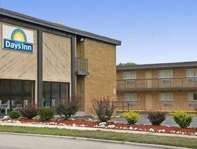 Days Inn Wauwatosa/Milwaukee Exterior photo